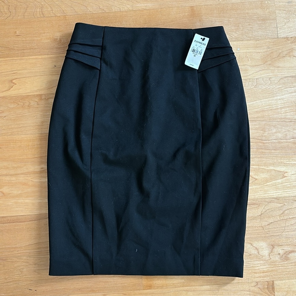 high waisted black pencil skirt